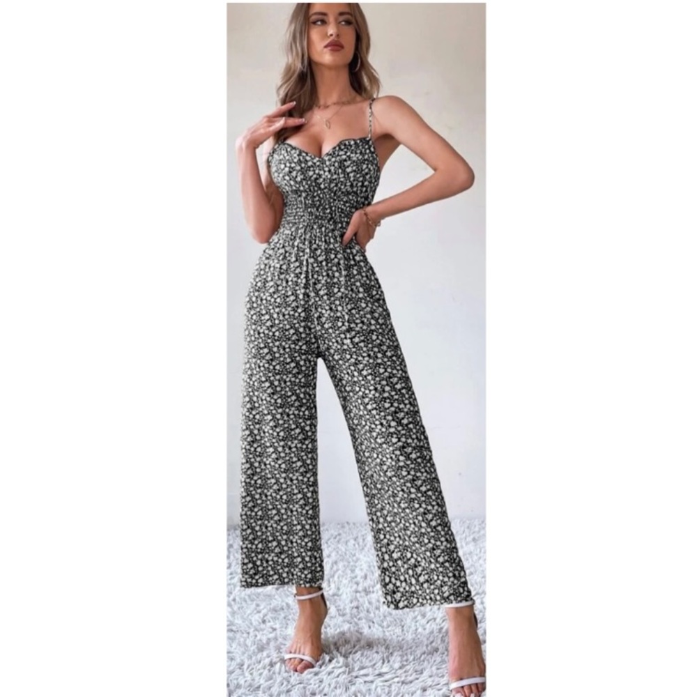 NWOT FLORAL SHIRRED WAIST TIE FRONT JUMPSUIT! NEVER WORN!